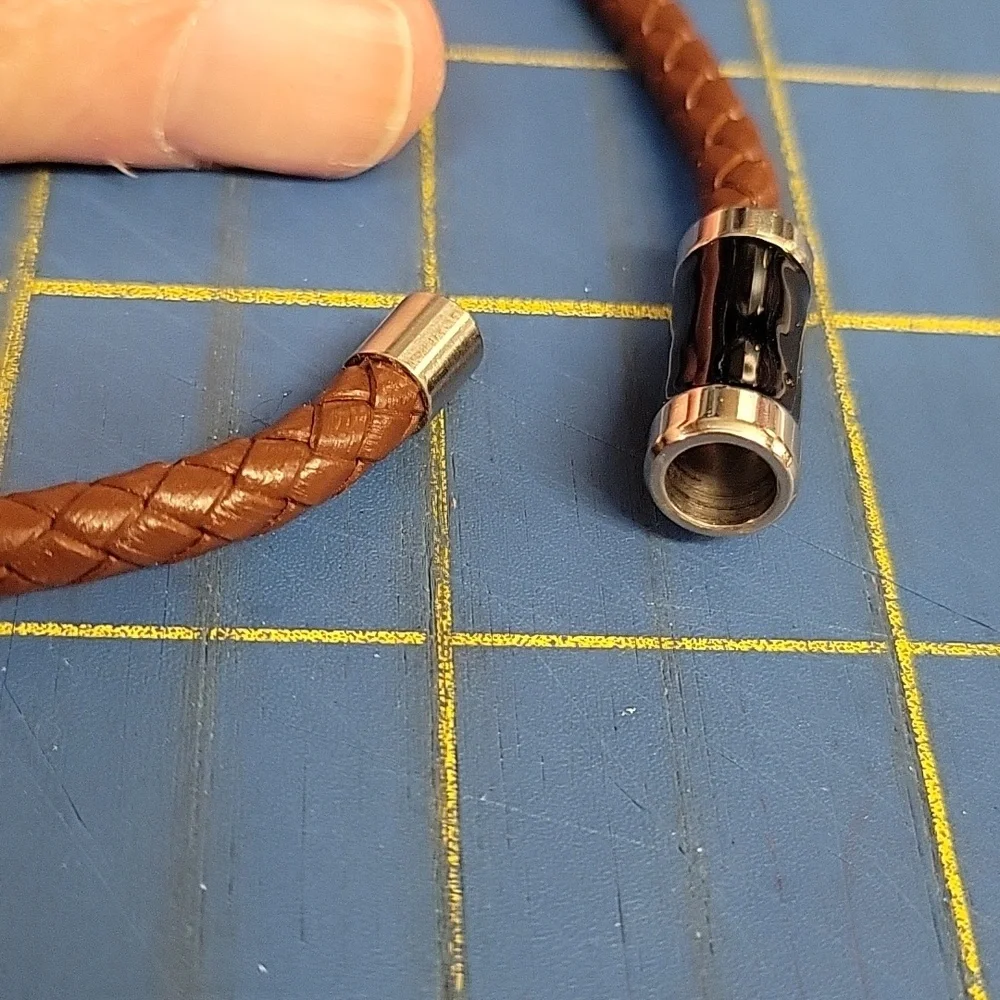 Nordstrom Rack Leather Magnetic 17